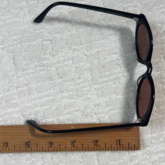 Elizabeth Arden sophisticated retro oval driving sun glasses oval black frames - Picture 6 of 6